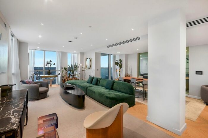 3 Bedroom Flat To Rent In City Road, London, EC1V