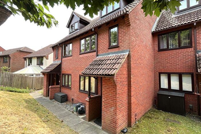 1 Bedroom Flat To Rent In The Copse, Amersham, Buckinghamshire, HP7