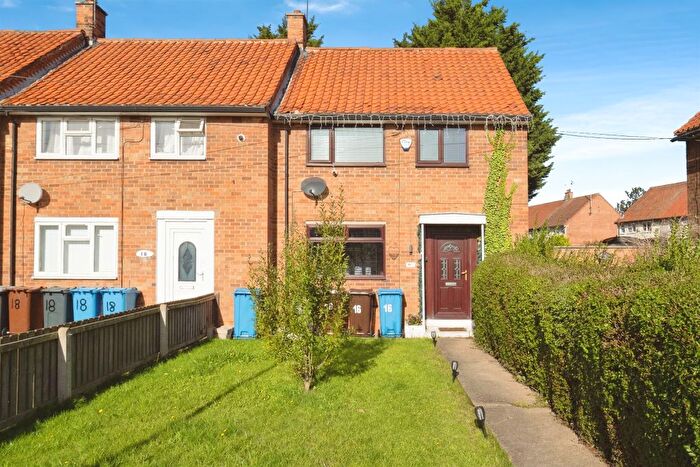 2 Bedroom End Of Terrace House For Sale In Stapleford Close, Hull, HU9