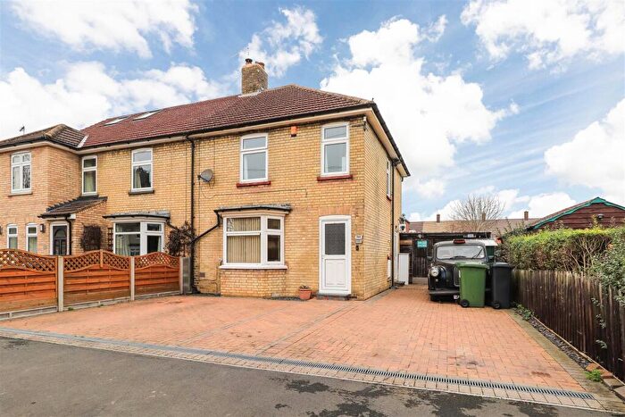 2 Bedroom Semi Detached House For Sale In Ramsden Square, Cambridge, CB4
