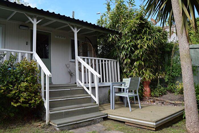 1 Bedroom Chalet To Rent In Truro, TR2