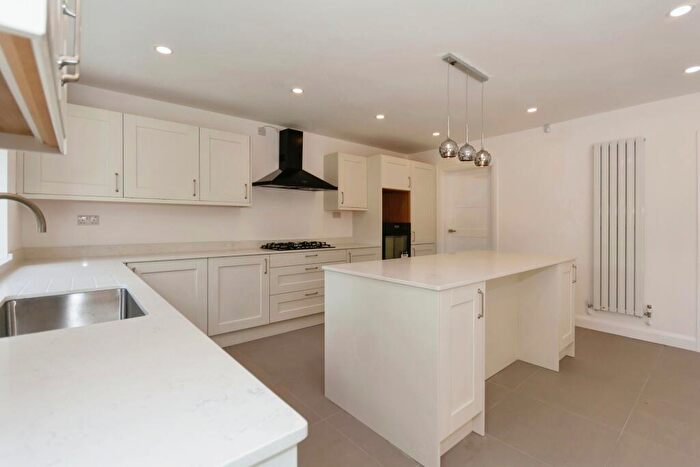 5 Bedroom Detached House For Sale In Moorcroft Road, Birmingham, West Midlands, B13