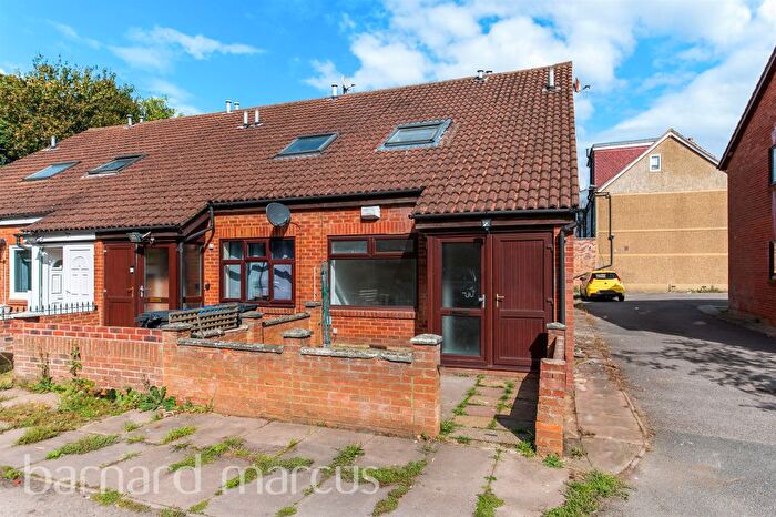 1 Bedroom End Terrace House For Sale In Limpsfield Avenue, Thornton Heath, CR7