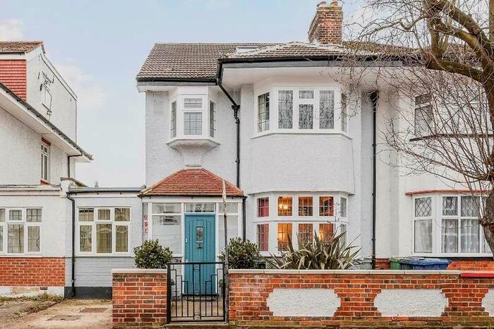 4 Bedroom Semi-Detached House To Rent In Southdown Avenue, Boston Manor, London, W7