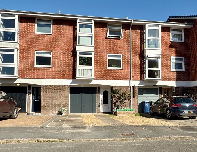 3 Bedroom Town House For Sale In Twixtbears, Tewkesbury, GL20