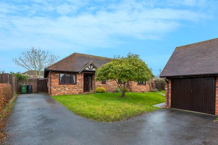3 Bedroom Detached Bungalow To Rent In Home Farm Close, East Hendred, Wantage OX12