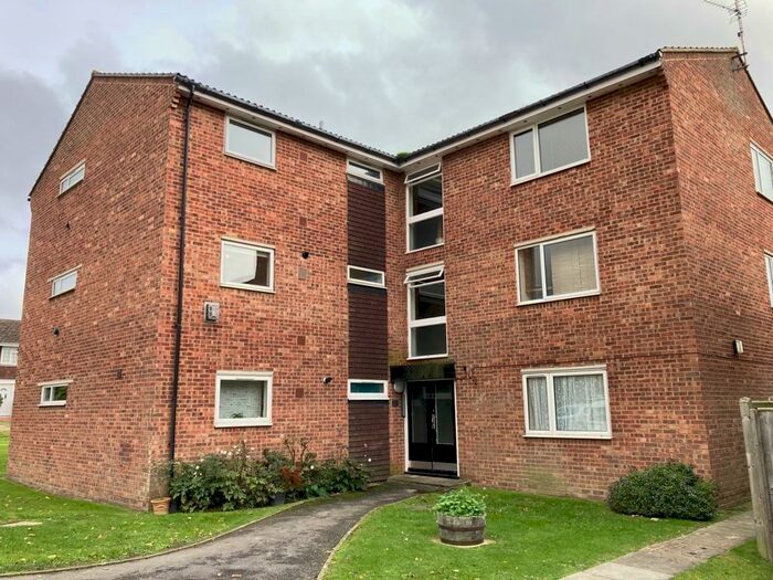 1 Bedroom Apartment To Rent In Naldrett Close, Horsham, RH12