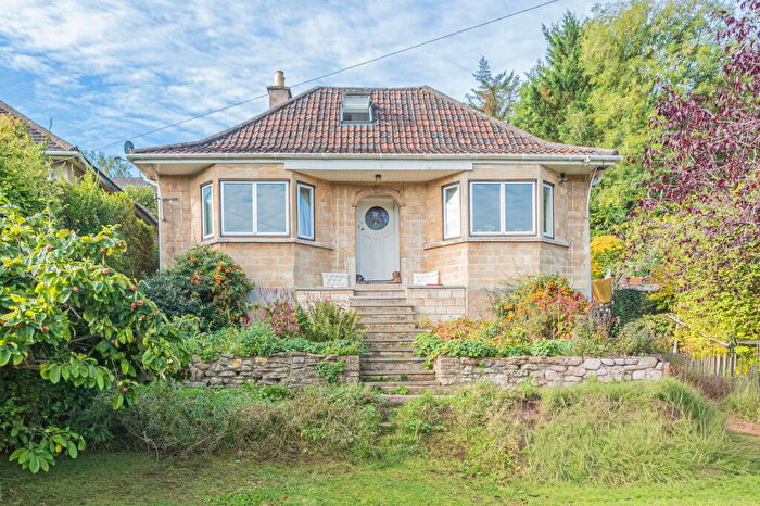 3 Bedroom Detached House For Sale In Devizes Road, Box, SN13