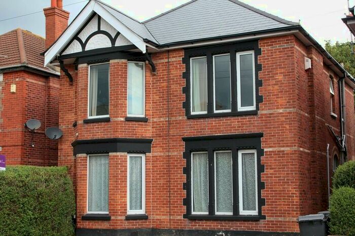 6 Bedroom House To Rent In Bedroom House In Bournemouth, BH9