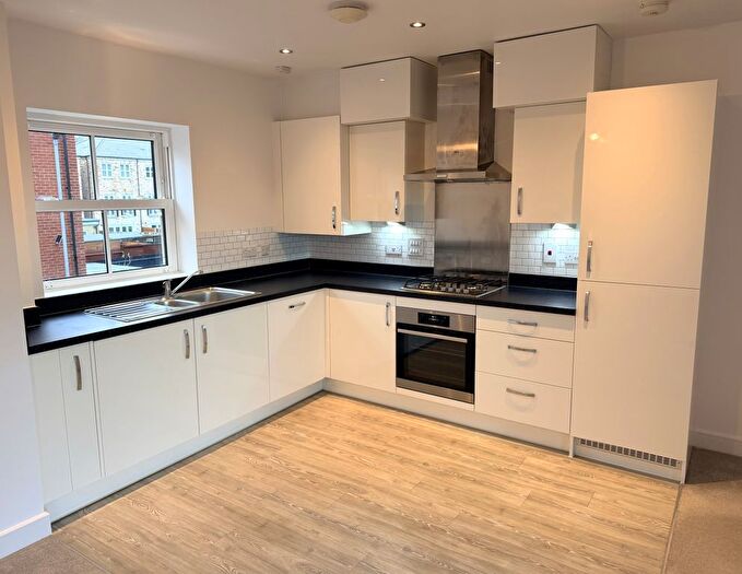 2 Bedroom Flat For Sale In Tulett Avenue, London, N20