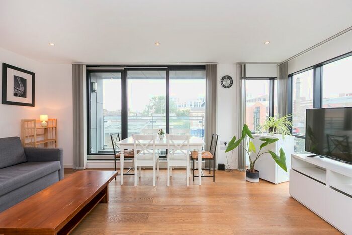 2 Bedroom Flat For Sale In Hardwicks Square, London, SW18