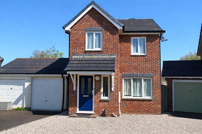 3 Bedroom Detached House For Sale In Bluebell Way, Launceston, Cornwall, PL15