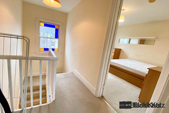 4 Bedroom Flat To Rent In Henshaw Street, Elephant And Castle, SE17