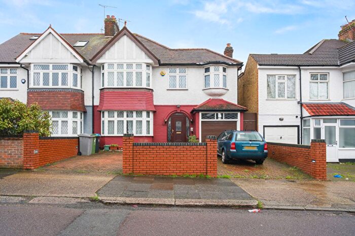 3 Bedroom Semi Detached House For Sale In Park View Road, NW10