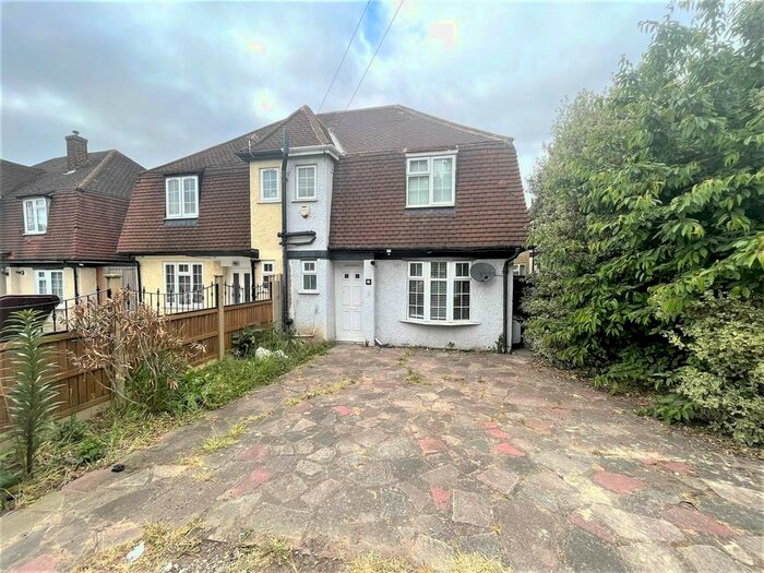 3 Bedroom Semi-Detached House To Rent In Park View Road, Uxbridge, UB8
