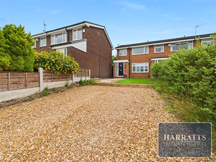 3 Bedroom House For Sale In Shearwater Road, Stockport, SK2