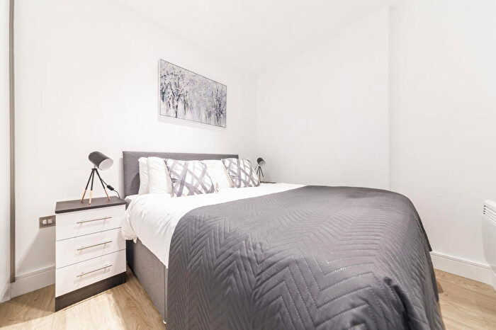 Apartment To Rent In Essex House, Fairfield Road, Brentwood, Essex, CM14