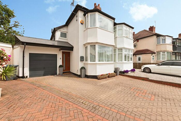 3 Bedroom Semi-Detached House For Sale In Barton Croft, Birmingham, B28