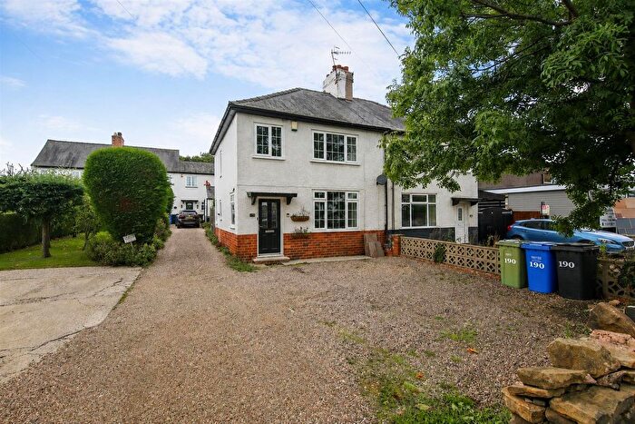 3 Bedroom Semi-Detached House For Sale In Newbold Road, Newbold, Chesterfield, S41
