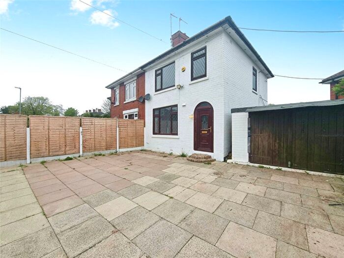 3 Bedroom Semi-Detached House To Rent In Kingsmead Road, Stoke-On-Trent, ST3