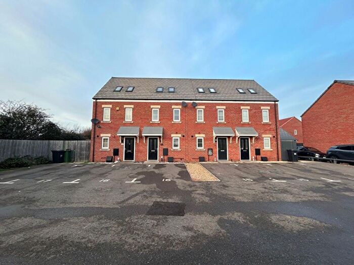 3 Bedroom Town House For Sale In Bedstone Way, Farcet, PE7