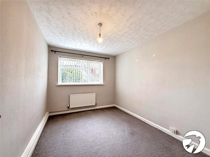 3 Bedroom Bungalow For Sale In Andrews Walk, Sittingbourne, Kent, ME10