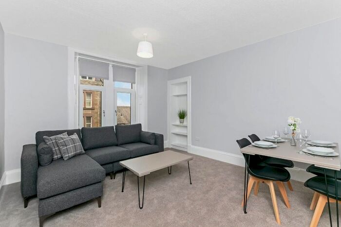 3 Bedroom Flat To Rent In Cleghorn Street, West End, Dundee, DD2