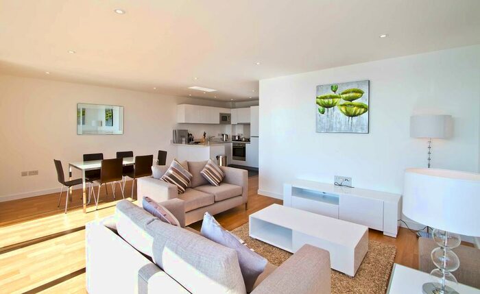 3 Bedroom Apartment To Rent In Goodchild Road, London, N4