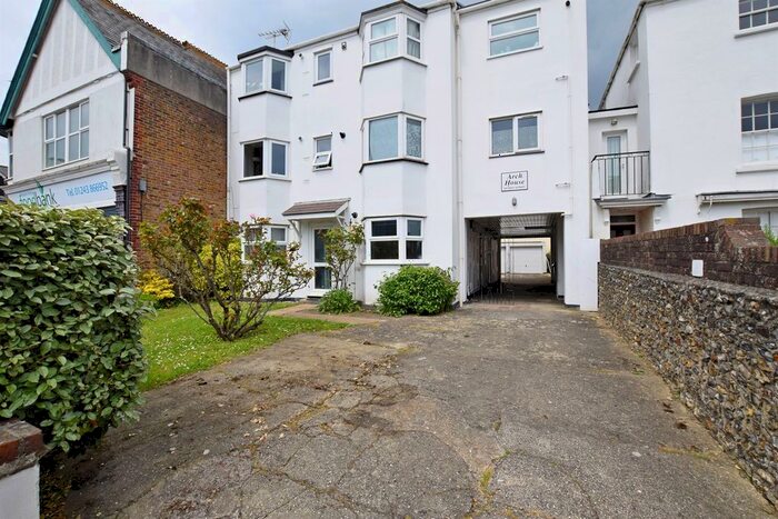 2 Bedroom Flat To Rent In Flat /Arch House, West Street, Bognor Regis, West Sussex, PO21