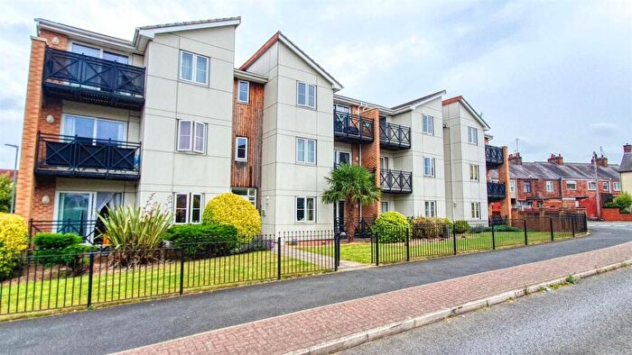 1 Bedroom Apartment To Rent In Kentmere House, Archdale Close, Chesterfield, S40