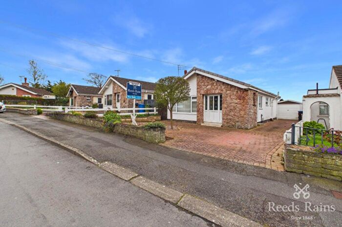 3 Bedroom Bungalow For Sale In Kerfoot Avenue, Rhuddlan, Denbighshire, LL18