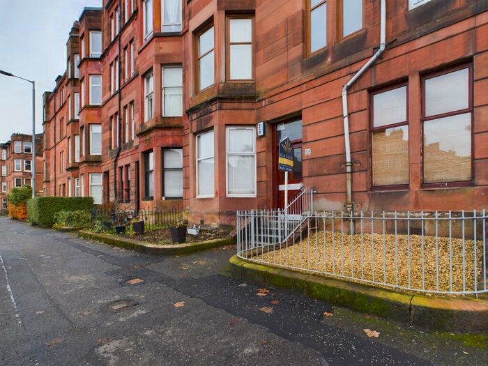 2 Bedroom Flat To Rent In Tantallon Road, Shawlands, G41