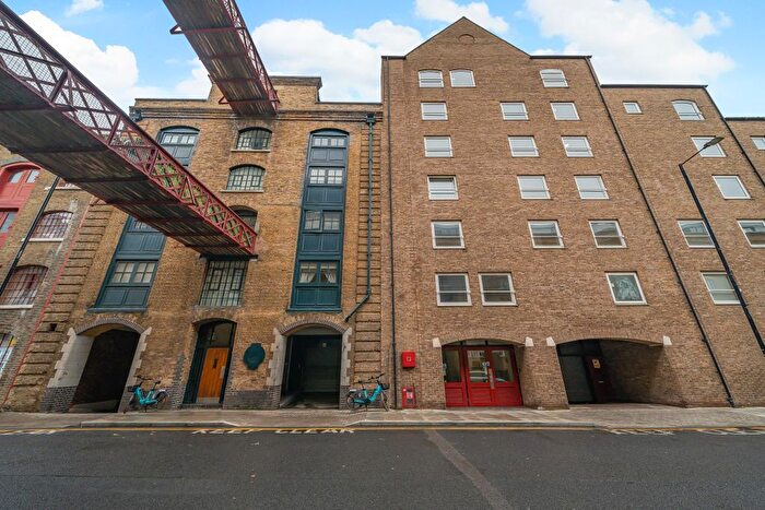 1 Bedroom Flat For Sale In Wapping High Street, London, E1W