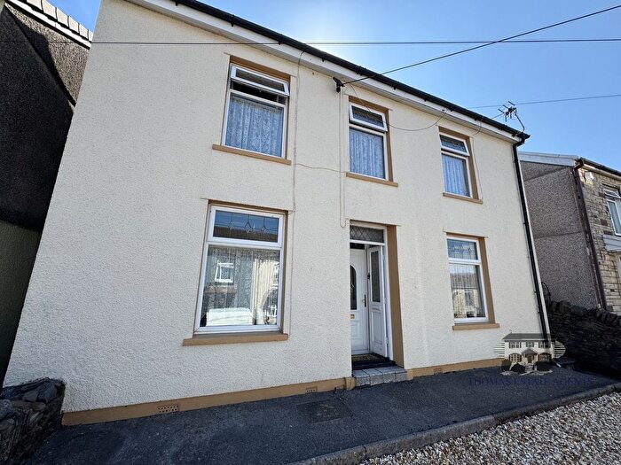 3 Bedroom Detached House For Sale In Collenna Road, Tonyrefail, Porth, Rhondda Cynon Taff, CF39