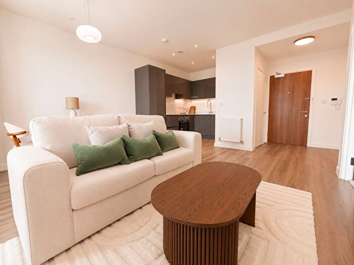 1 Bedroom Flat To Rent In Ilderton Road, Vista Heights, SE15