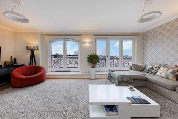 3 Bedroom Flat To Rent In Wapping Wall, London, E1W