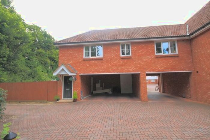 2 Bedroom Flat To Rent In Finch Close, Faversham, ME13