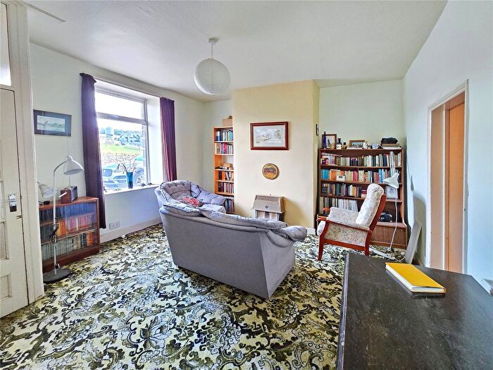 1 Bedroom Terraced House For Sale In Burnley Road, Loveclough, Rossendale, BB4
