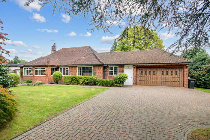 4 Bedroom Detached Bungalow For Sale In Maple Lodge, Pine Grove, East Grinstead, West Sussex, RH19