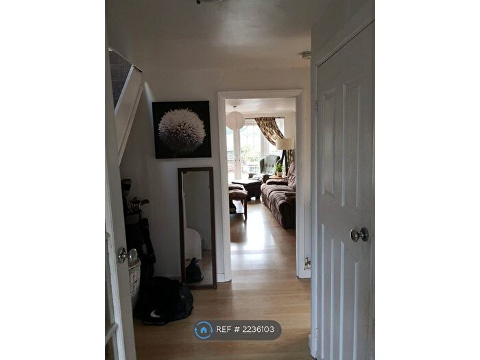 3 Bedroom Semi-Detached House To Rent In Frescade Crescent, Basingstoke, RG21