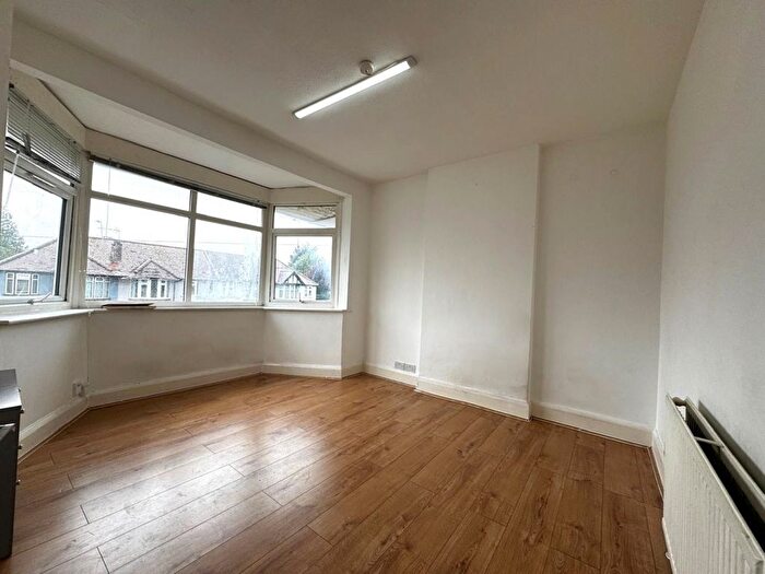 1 Bedroom Maisonette To Rent In Heather Park Drive, Wembley, HA0