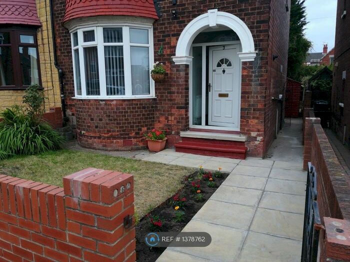 3 Bedroom Semi-Detached House To Rent In Larchfield Road, Doncaster, DN4