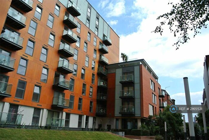 1 Bedroom Flat To Rent In Skyline Central, Manchester, M4