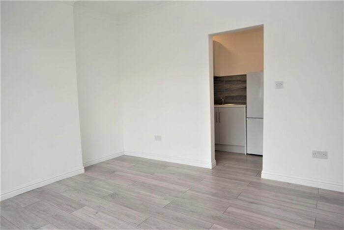 Studio To Rent In Estcourt Road, Watford, WD17