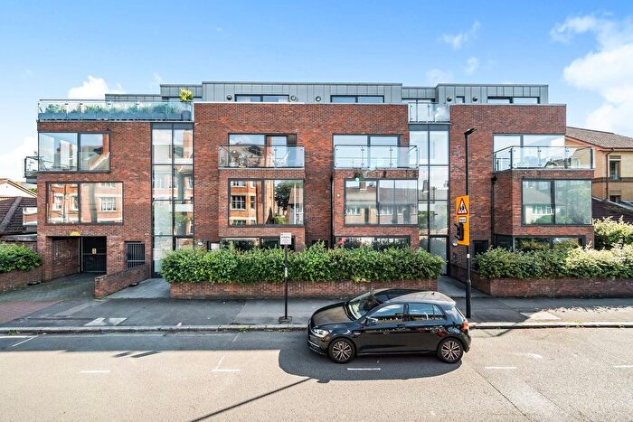 2 Bedroom Flat For Sale In Hillyard Street, Oval, London, SW9