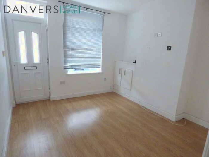 3 Bedroom End Of Terrace House To Rent In Vernon Road, Leicester, LE2