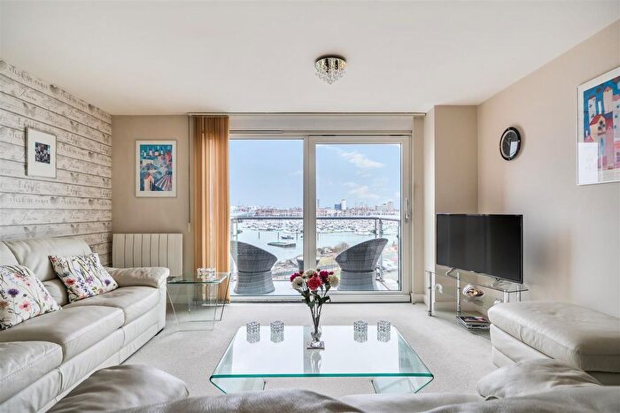 2 Bedroom Flat For Sale In Rope Quays, Gosport, PO12