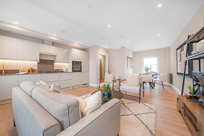 2 Bedroom Flat For Sale In Belmont Apartments, SW2
