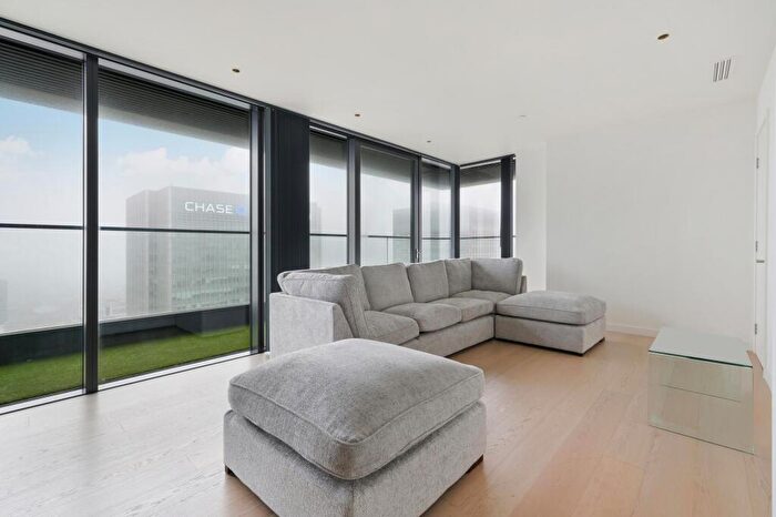 2 Bedroom Apartment To Rent In Bagshaw Building, Wardian, E14