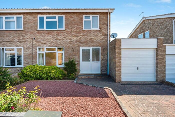 4 Bedroom Semi-Detached House For Sale In Moriston Road, Bedford, MK41